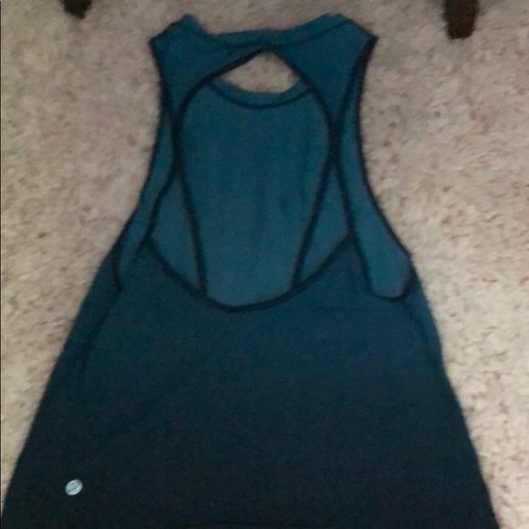 Lululemon workout tank top - Picture 3 of 4